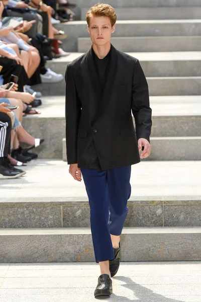 Look 54